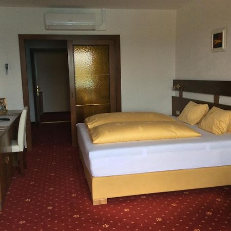 Villa Desiree - Hotel Garni - Adults Only 菲拉赫 外观 照片