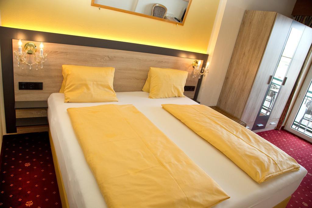 Villa Desiree - Hotel Garni - Adults Only 菲拉赫 外观 照片