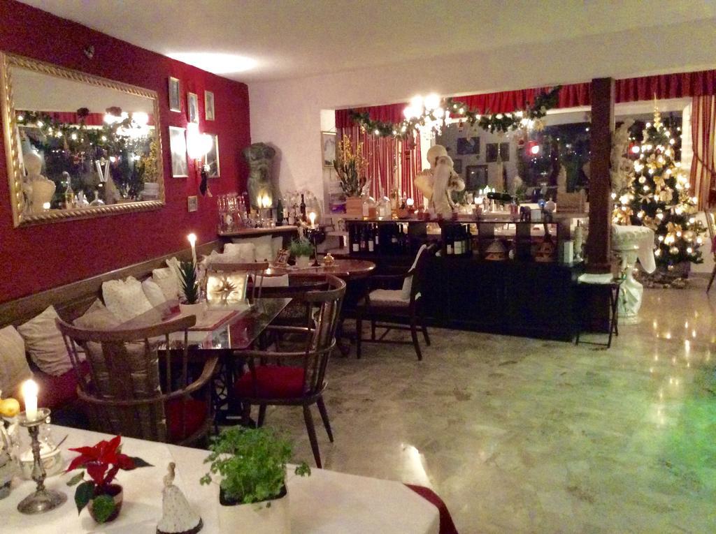 Villa Desiree - Hotel Garni - Adults Only 菲拉赫 外观 照片