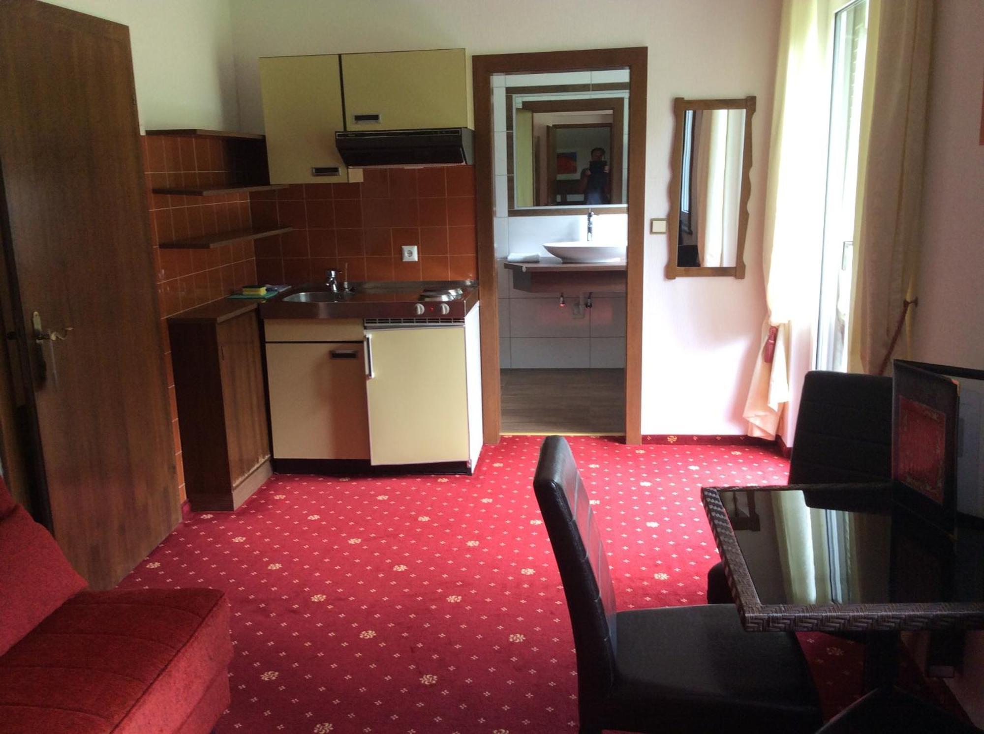 Villa Desiree - Hotel Garni - Adults Only 菲拉赫 外观 照片