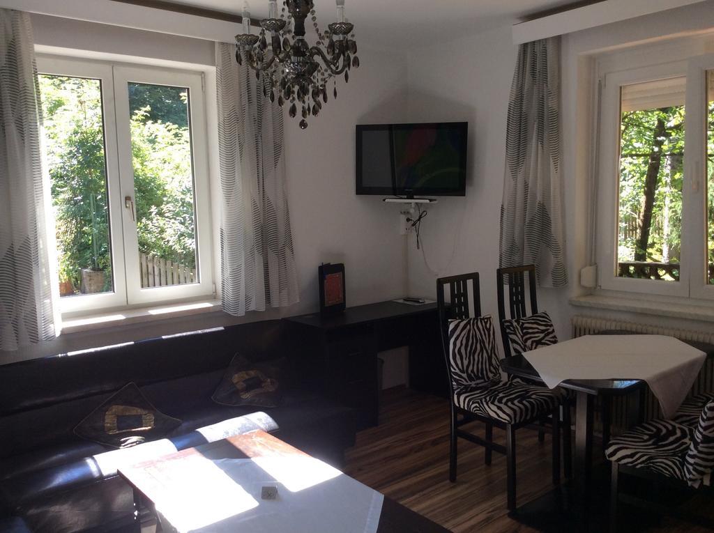 Villa Desiree - Hotel Garni - Adults Only 菲拉赫 外观 照片