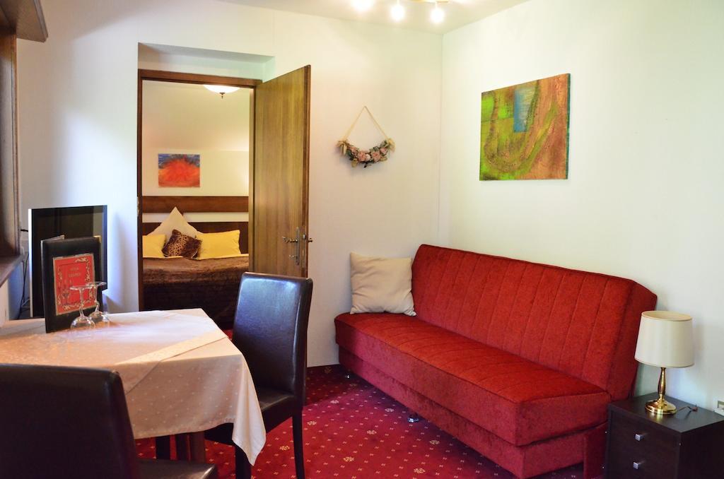 Villa Desiree - Hotel Garni - Adults Only 菲拉赫 客房 照片