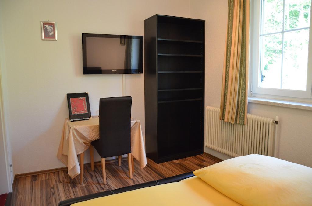 Villa Desiree - Hotel Garni - Adults Only 菲拉赫 客房 照片